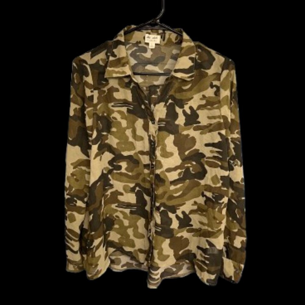 The Arte by Zenana Camoflauge Army Green Button-Up Women's Top Size Large